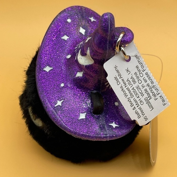 GLOW-IN-THE-DARK BLACK CAT POM
PocketBac Holder w free Pocketbac Sani - Picture 9 of 9